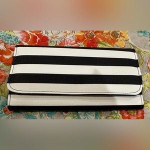 Kit From Kloth Long Wallet